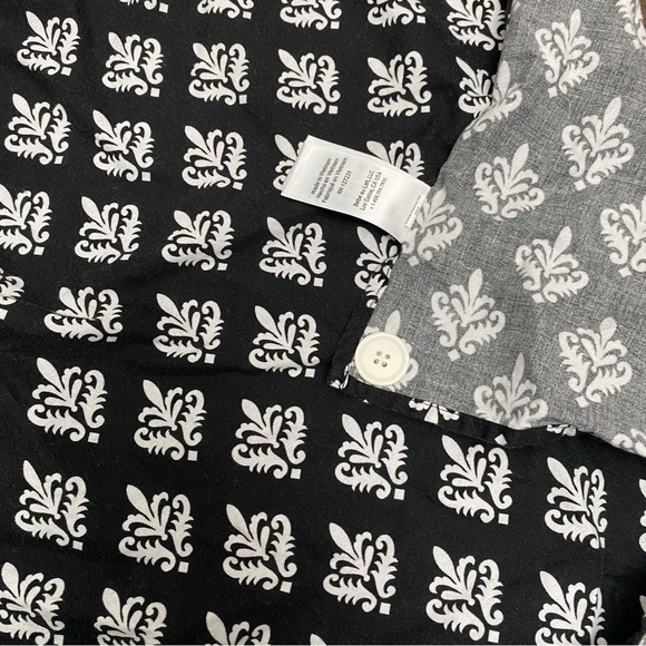 Bebe au Lait Nursing Cover in Black and White Damask Pattern - Picture 5 of 10